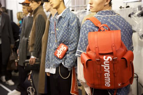 supreme x louis vuitton orginali dove|louis vuitton x supreme sale.